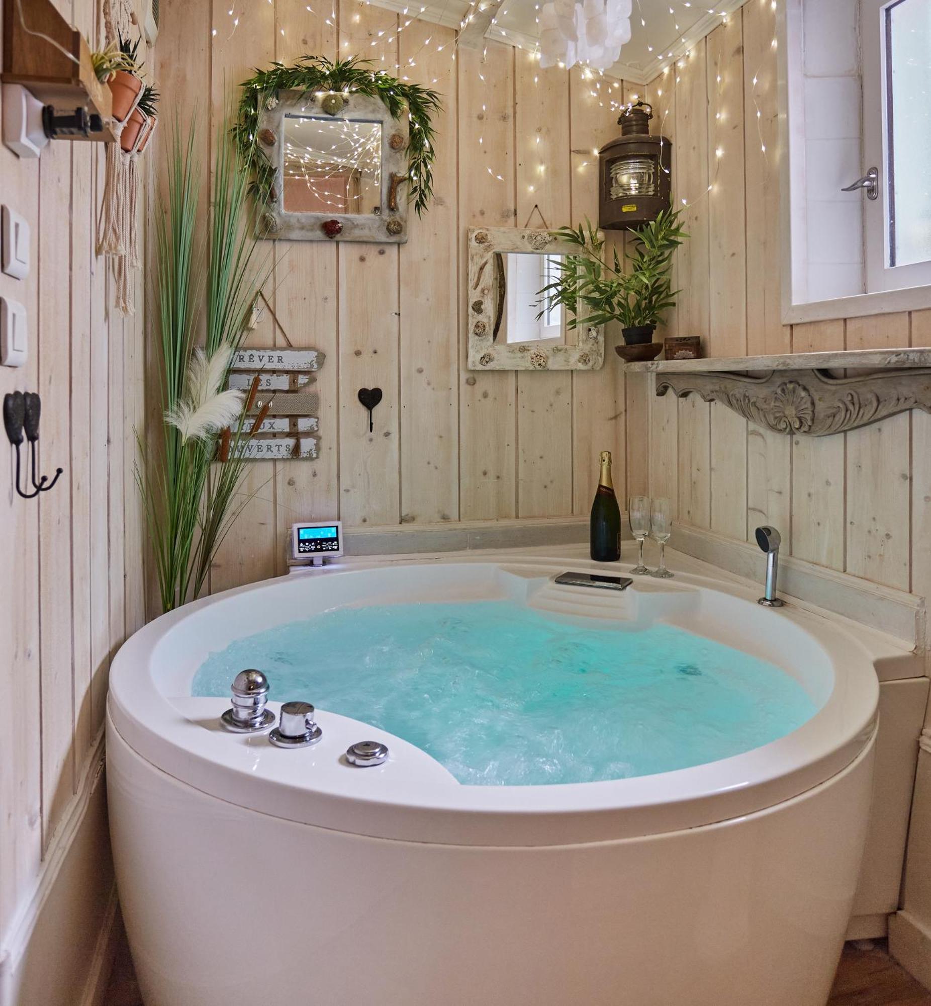Appart Aix Sauna Jacuzzi Balneo Spa Privatifs Hyper Centre Historique Cour Interieur Aix-en-Provence Buitenkant foto